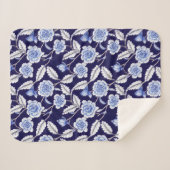 Chinoiserie Delft Blue Floral Porzellan Muster Sherpadecke (Vorderseite (Horizontal))