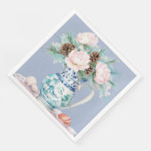 Chinoiserie Jug mit Pinecones und Seashells Serviette (Ecke)