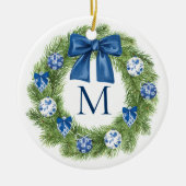 Chinoiserie Mit Monogramm Wreath Keramik Ornament (Vorne)