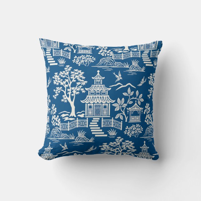 Chinoiserie Pagoda Royal Blue Throw Pillow Kissen (Vorderseite)