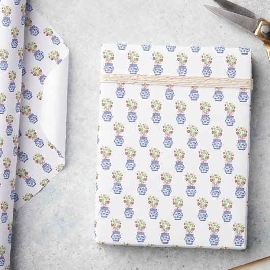 Chinoiserie Vases of Red Strawberries Geschenkpapier