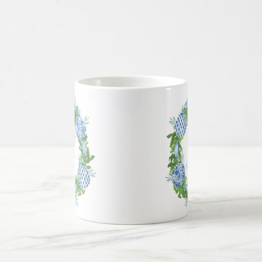 Chinoiserie Wreath Christmas Monogram Kaffeetasse (Mittel)