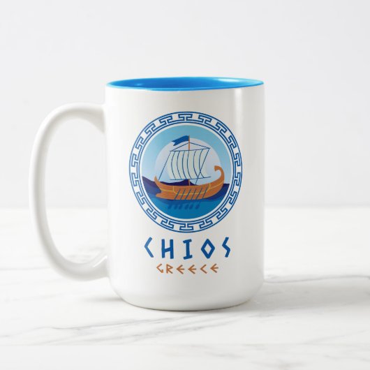 Chios, Griechenland, griechisches Schiffsdesign Zweifarbige Tasse (Links)