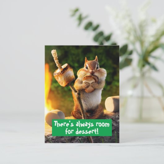 Chipmunk Eating Marshmallow Einladungspostkarte (Stehend Vorderseite)