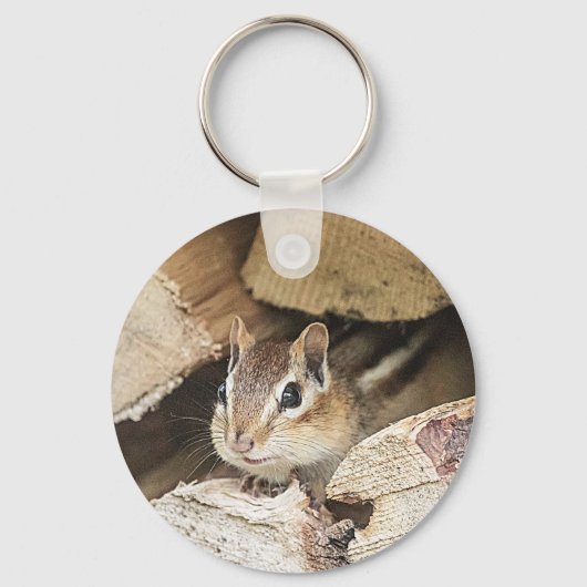 Chipmunk in einem Holzstapel Schlüsselanhänger (Vorderseite)