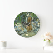 Chipmunk in Glacier National Park Große Wanduhr (Zuhause)