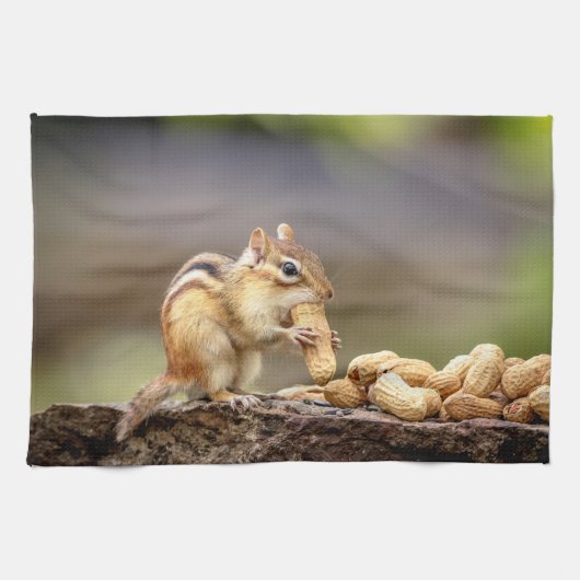 Chipmunk isst Erdnuss Geschirrtuch (Horizontal)