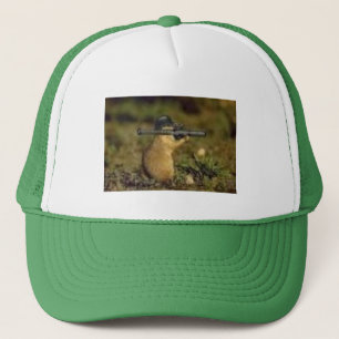 Chipmunk mit einem Gewehr Truckerkappe