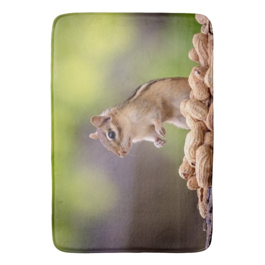 Chipmunk mit Erdnüssen Badematte (Vorderseite Vertikal)