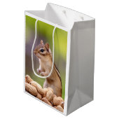 Chipmunk mit Erdnüssen Mittlere Geschenktüte (Rückseite Schrägansicht)