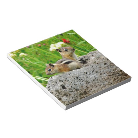 Chipmunks und Wildblumen Notizblock (angewinkelt)