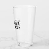 Chips auf Schultern Chips in Taschen stecken Glas (Links)