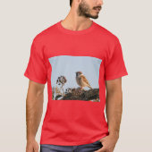 Chirpy Sparrow Bird Tee (Vorderseite)