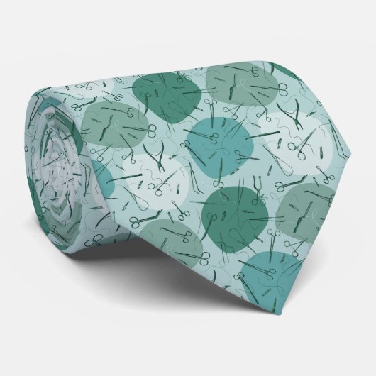 Chirurgische Instrumente auf Minze Krawatte (Gerollt)