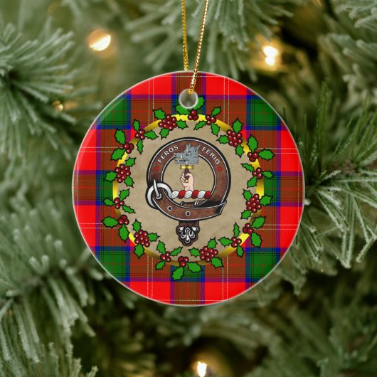 Chisholm Clan Abzeichen & Tartan Personalisierte W Keramik Ornament (Baum)