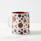 Chocolate Carmel Swirl Polka Dot Zweifarbige Tasse (Vorderseite Links)
