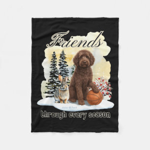 Chocolate Goldendoodle und Freund im Winterschnee Fleecedecke