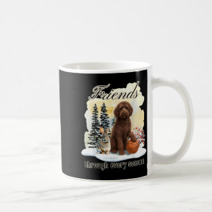 Chocolate Goldendoodle und Freund im Winterschnee Kaffeetasse