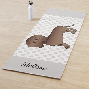 Chocolate Kurzhaar-Dachshund-Cartoon-Hund & Name Yogamatte