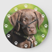Chocolate Lab Puppy Dog Große Wanduhr (Vorderseite)
