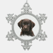 Chocolate Labrador Dog Schneeflocken Zinn-Ornament (Vorderseite)