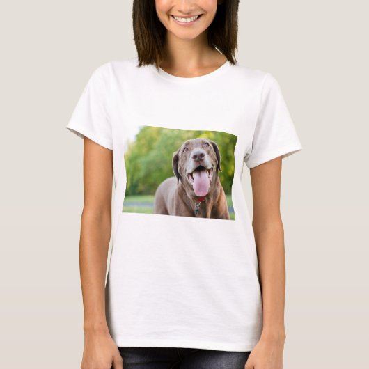 Chocolate Labrador Dog T-Shirt (Vorderseite)