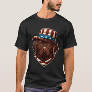 Chocolate Labrador mit USA-amerikanischem Hut auf T-Shirt