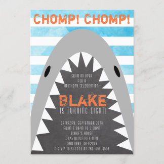 Chomp Chomp Hai Thema Geburtstag Junge gestreifte Einladung