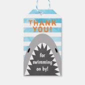 Chomp Chomp Hai Thema Geburtstag Junge gestreifte Geschenkanhänger (Vorderseite)