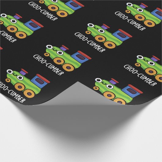 Choo cumber Funny Cucumber Pun Dark BG Geschenkpapier (Ecke)