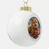 Chow Chow Hund in Sledge Lass es Schnee Weihnachte Keramik Kugel-Ornament (Links)