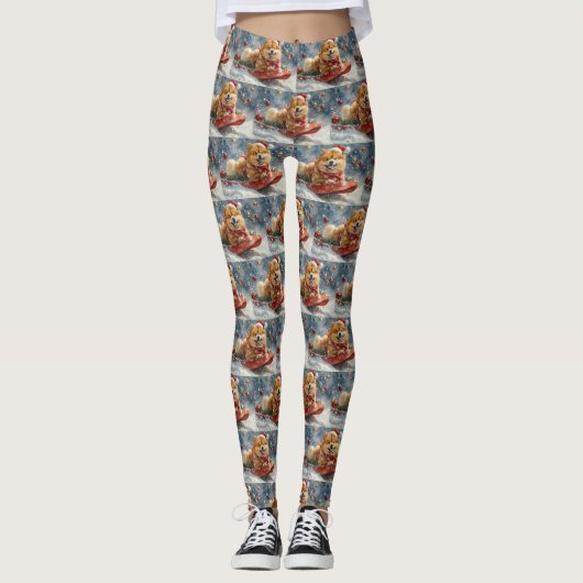 Chow Chow Hund in Sledge Lass es Schnee Weihnachte Leggings (Vorderseite)