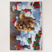 Chow Chow läuft im Schnee mit Weihnachtsmütze Puzzle (Vertikal)