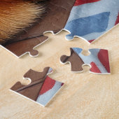 Chow Chow sitzt vor dem Kamin mit Weihnachtslichte Puzzle (Seite)