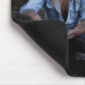 Chris Caffery sitzt von Brick Wall Mouse Pad Mousepad (Ecke)