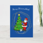 Chrismukkah Santa mit Menorah Weihnachtskarte Karte<br><div class="desc">Diese Chrismukka-Karte enthält den Weihnachtsmann, der eine Menorah am Weihnachtsbaum mit Stern und Lichtern hält. So kann Ihr Urlaub entweder von einem Weihnachtsbaum oder von den Kerzen auf der Menorah hell sein. Nun, das ist sowieso meine Idee. Aber Sie können den inneren Gruß ändern, um Ihren(n) Empfänger(en) nach Ihren Wünschen...</div>