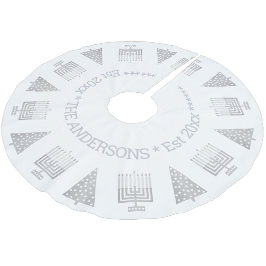 Chrismukkah Silver Menorahs und Bäume Eleganz Polyester Weihnachtsbaumdecke (Schrägansicht)