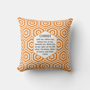 CHRIST MIT ME Orange Geometric Hexagon Kissen