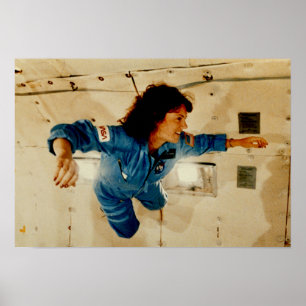 Christa McAuliffe in der Schwerelosigkeitstraining Poster