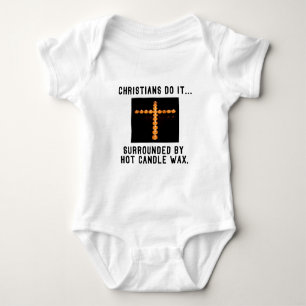 Christen tun es... Umgeben von heißem Kerzenwachs Baby Strampler
