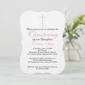Christening Silver Cross Tochter Pink Rattle Einladung (Stehend Vorderseite)