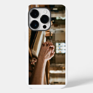Christian Praying Hands on Bible iPhone Case 14 Pro Hülle