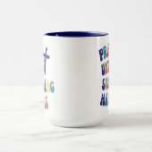 Christlich beten bis etwas passiert Retro Tasse (Zentrum)