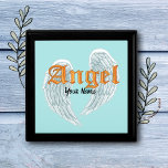 Christliche Angel Wings Schmuckbox Erinnerungskiste<br><div class="desc">Christliche Angel Wings Schmuckbox von ArtMuvz Illustration. Passende Engelgeschenke und Kleidung. Engelgeschenke sind eine durchdachte und sinnvolle Art, jemanden zu zeigen, den Sie interessieren. Egal, ob Sie ein Geschenk für einen Freund, ein Familienmitglied oder einen geliebten Menschen suchen, es gibt ein Engelgeschenk, das perfekt für sie ist.Engelgeschenke können religiös oder...</div>