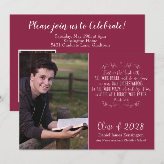 Christliche Bibelverse Burgundy Abschluss Foto Einladung (Vorne/Hinten)