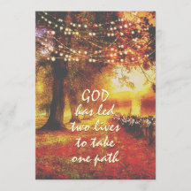 Christliche Hochzeit im Herbst des Naturwegs Bäume