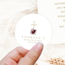 Christliche Mutter mit Blumenkreuz und Baby-Segen