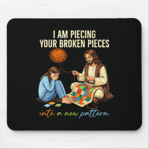 Christliche setzen zerbrochene Stücke in ein neues Mousepad