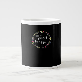 Christlicher Bibelvers Liebe ist geduldig Liebe is Jumbo-Tasse