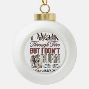 Christlicher Gang durch Vintage-Feuer Keramik Kugel-Ornament